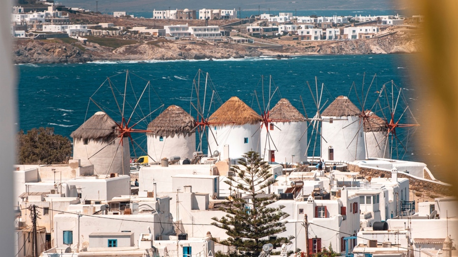 Μύκονος: Πρόστιμο 13,1 εκατ. ευρώ σε beach bar στη Μύκονο