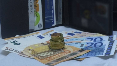 Έκτακτα 200 ευρω πριν το Πάσχα σε 1.200.000 με χαμηλά εισοδήματα