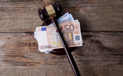 Τεχνικοί – «μαϊμού» της ΔΕΗ: Έφυγαν με λεία 115.000 ευρώ, χρυσαφικά και χρυσές λίρες