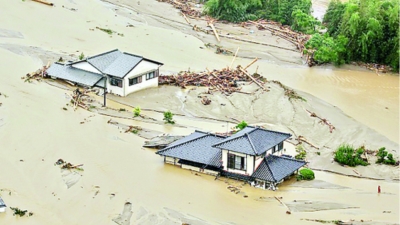 Ιαπωνία: Πλημμύρες και κατολισθήσεις από τις πρωτοφανείς βροχοπτώσεις - 1,4 εκατ. κάτοικοι εγκαταλείπουν τις εστίες τους