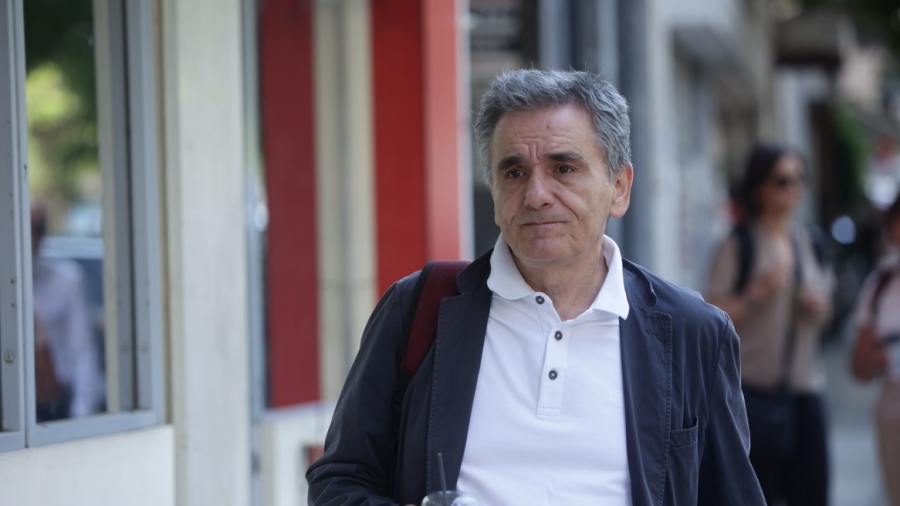 Κι επίσημα υποψήφιος για την ηγεσία του ΣΥΡΙΖΑ ο Τσακαλώτος: Είχαμε μια θολή ταυτότητα στις εκλογές