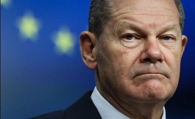 Politico: Ο Scholz ενδιαφέρεται πιο πολύ για την κυβέρνησή του παρά... για την Ουκρανία