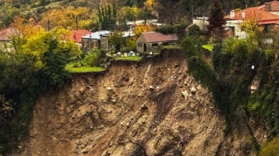 Τζουμέρκα: Σπίτια κρέμονται στο γκρεμό μετά από μεγάλη κατολίσθηση