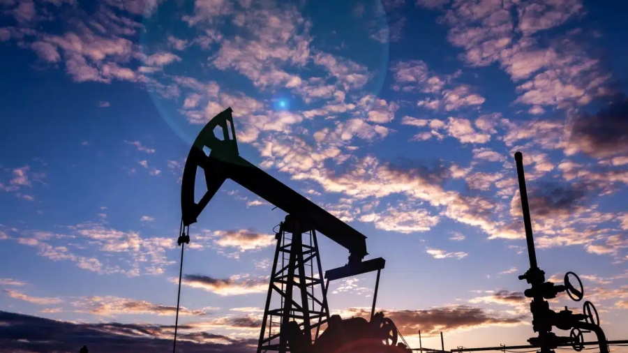 Το πετρέλαιο σε τεντωμένο σχοινί - Οι «απειλές» από Σαουδική Αραβία και ύφεση στις ΗΠΑ - Το σενάριο για brent στα 55 δολ.