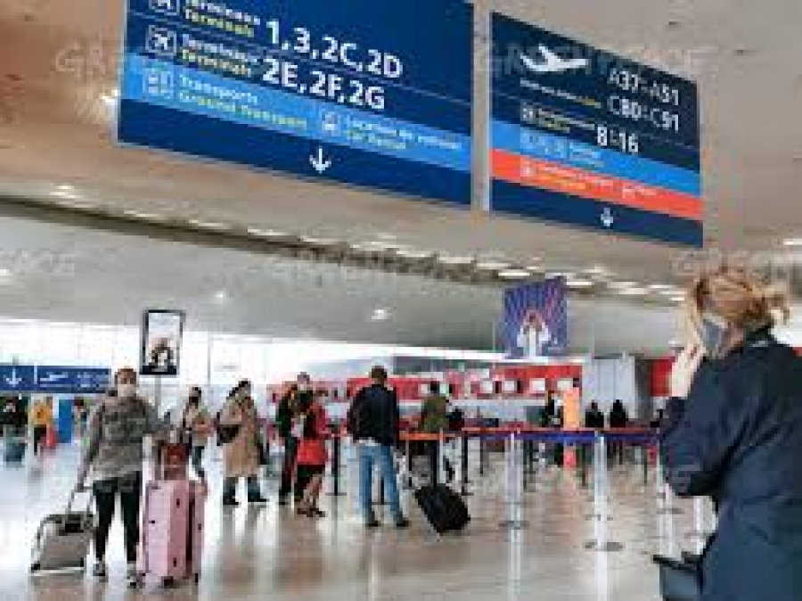 Γαλλία: Καραντίνα 10 ημερών για τους ανεμβολίαστους ταξιδιώτες από ΗΠΑ