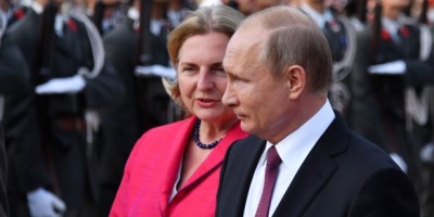 Αυστρία: Πυρά Σοσιαλιστών κατά της υπουργού Εξωτερικών για την πρόσκληση Putin στο γάμο της με αιχμή το Ουκρανικό