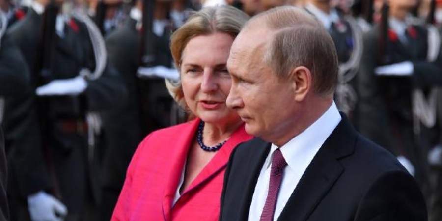 Αυστρία: Πυρά Σοσιαλιστών κατά της υπουργού Εξωτερικών για την πρόσκληση Putin στο γάμο της με αιχμή το Ουκρανικό