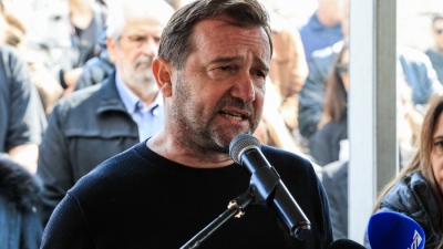 Απασφάλισε ο Πλακιάς - Επίθεση σε Άδωνι: «Αν τα βρω με την Καρυστιανού, θα γυρίσεις στο επάγγελμα του τηλεβιβλιοπώλη»