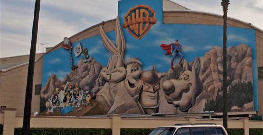 Βρετανία: Στις φλόγες το ιστορικό στούντιο της Warner Bros