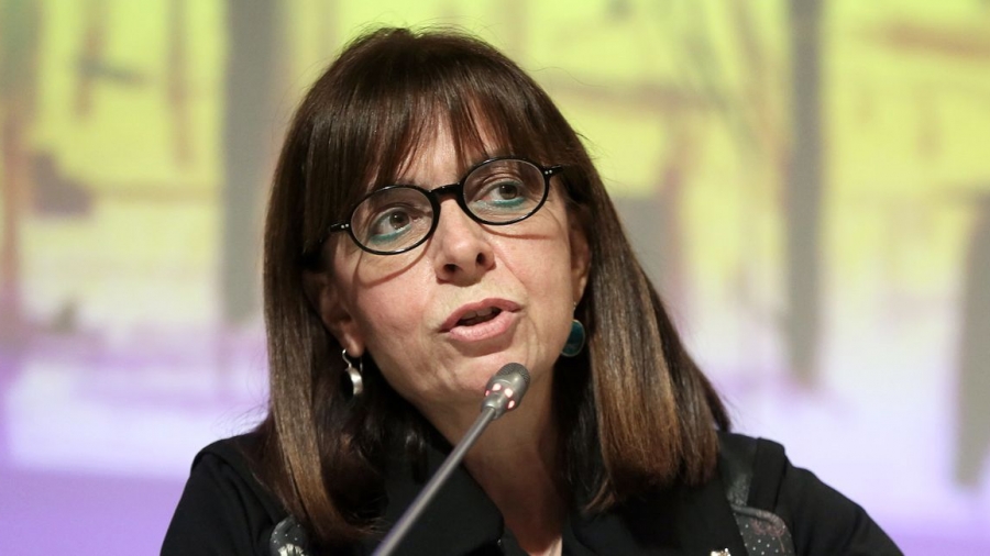 Η Σακελλαροπούλου ευχήθηκε στην Προεδρική Φρουρά για τα 153 χρόνια «λαμπρής πορείας της»