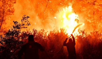 Πύρινος εφιάλτης με συνολικά 5 νεκρούς στην Ελλάδα – Καίγονται Μαγνησία, Λαμία, Ρόδος –  Δραματικές ώρες, πρωτοφανείς εικόνες