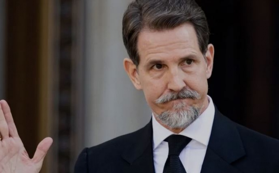 Ο δημοφιλής πρίγκηπας Παύλος χόρεψε ζεϊμπέκικο και έγινε χαμός στο μαγαζί – Μεγάλη η αποδοχή του από τον κόσμο