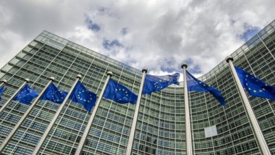 Κομισιόν: Εγκρίνεται ο κανονισμός για έγκαιρη ανάπτυξη δικτύων 5G στην ΕΕ