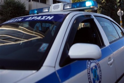 Επίθεση με βαριοπούλες και γκαζάκια σε ΕΛΤΑ, γραφεία του ΣΥΡΙΖΑ και τράπεζα