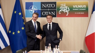 Συνάντηση Μητσοτάκη - Macron στο Βίλνιους με επίκεντρο τις ελληνογαλλικές σχέσεις