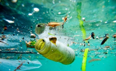 Χιλιάδες τόνοι πλαστικών πνίγουν τη Μεσόγειο