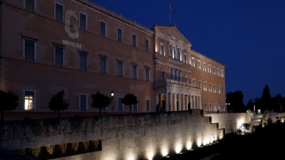 Φωταγωγήθηκε η Βουλή για την Ημέρα Μνήμης της Γενοκτονίας του Ποντιακού Ελληνισμού