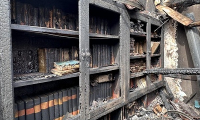 Μεγάλη πολιτιστική καταστροφή στη Μυτιλήνη: Στάχτη έγιναν 6,5 χιλιάδες τόμοι σπανίων βιβλίων