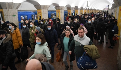 Χάος στην Ουκρανία: Άνθρωποι σε καταφύγια - Ουρές χιλιομέτρων στις εξόδους των πόλεων
