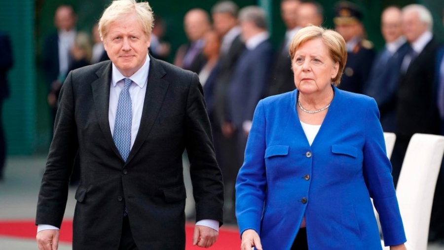Merkel - Johnson: Η επίθεση στην Aramco δεν πρέπει να μείνει αναπάντητη