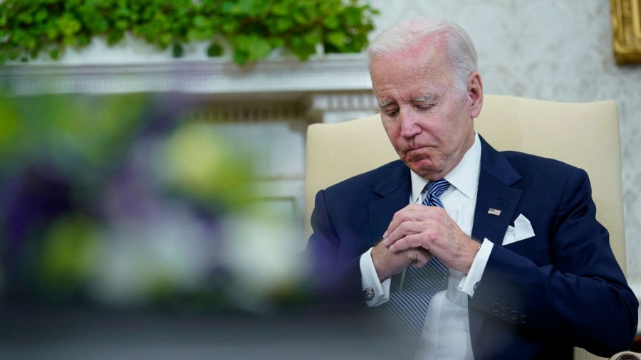 ΗΠΑ:  Με τον Biden στην …καταστροφή -  Ιστορικών διαστάσεων πανωλεθρία περιμένει τους Δημοκρατικούς στις ενδιάμεσες εκλογές