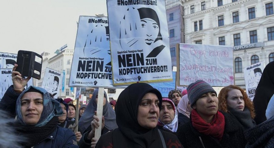 Αυστρία: «Ναι» στην ισλαμική μαντήλα σε μαθητές του δημοτικού