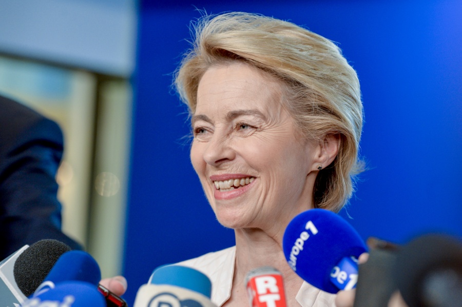Ursula von der Leyen: Ελπίζω η Βρετανία να παραμείνει στην ΕΕ