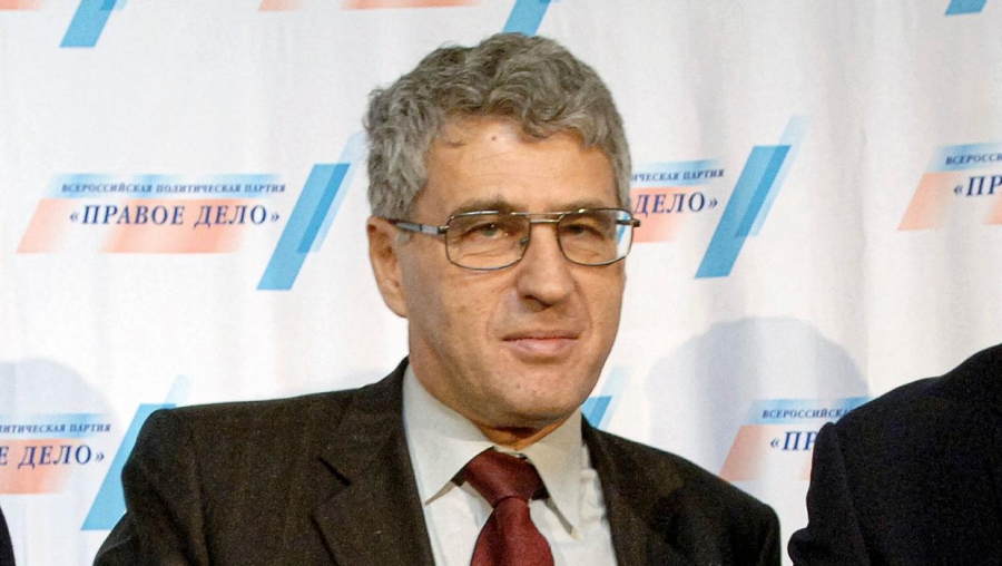 Ο αντιπολιτευόμενος πολιτικός Leonid Gozman εγκαταλείπει τη Ρωσία