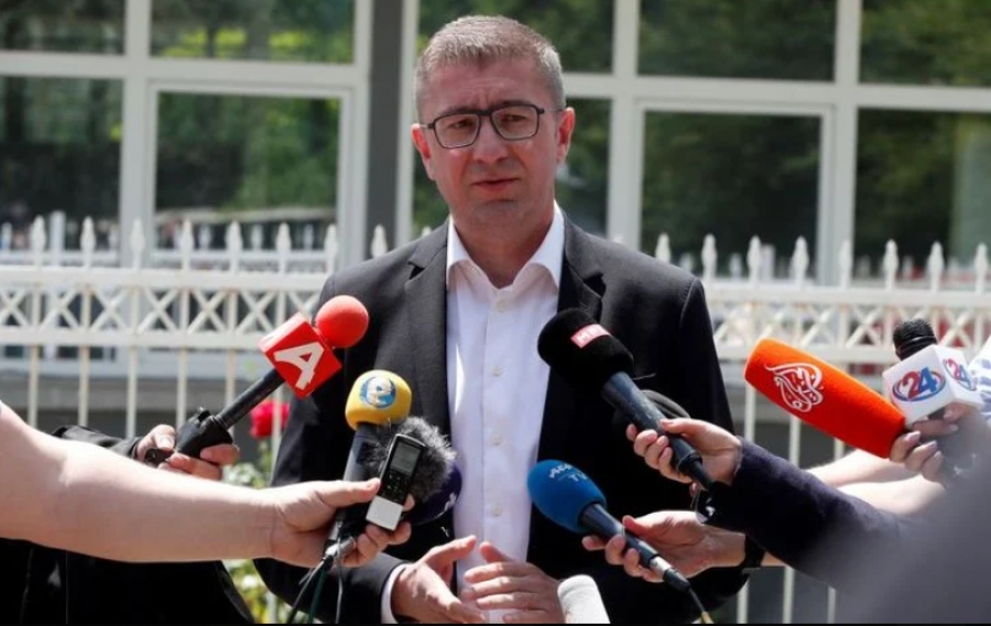 Σκόπια: Ο Christian Mickoski επανεξελέγη επικεφαλής του VMRO-DPMNE