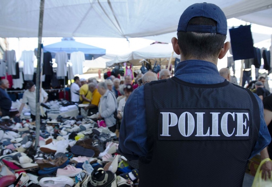 Πρόστιμα ύψους 32.000 ευρώ για παρεμπόριο σε μια εβδομάδα