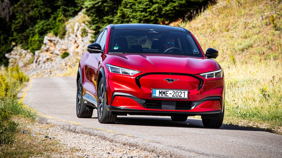 Με την Ford Mustang Mach-E στην Αττική!