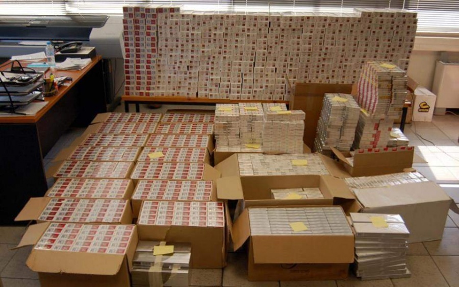 Τα λαθραία τσιγάρα και η επιχειρηματική... ουρά που απειλεί με πολιτικό σεισμό