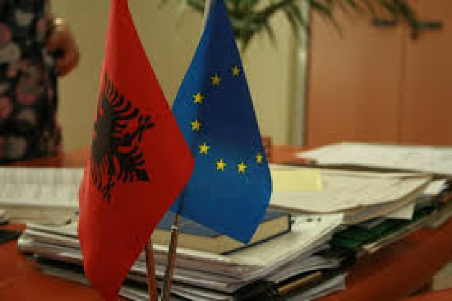 Αλβανία: Ο κορωνοϊός είναι ένας ιός σαν όλους τους άλλους, υποστηρίζει η πρώτη κυρία