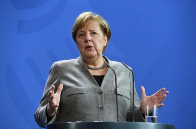 DW: Η Merkel έσωσε την Ελλάδα στη χρηματοπιστωτική κρίση; - Τι απαντά ο Jean-Claude Juncker