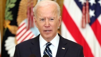 Joe Biden: «Η βία με τη χρήση όπλων διαλύει τις κοινότητές μας»