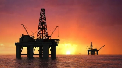 Το πετρέλαιο ανακάμπτει από το χαμηλό 6μήνου - Oι ανησυχίες παραμένουν