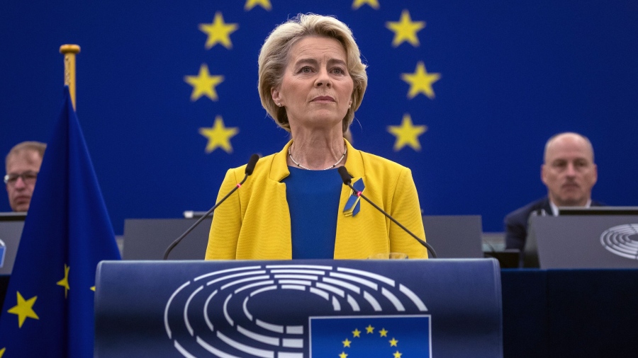 Η Ursula επαινεί την… von der Leyen: Ανταποκριθήκαμε στην Ιστορία – Πράσινη, ψηφιακή και γεωπολιτική Ένωση