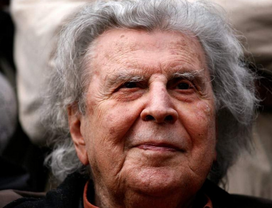 Μ. Θεοδωράκης: Βαθύ τραύμα στο ελληνικό τραγούδι η απώλεια του Θ. Μικρούτσικου