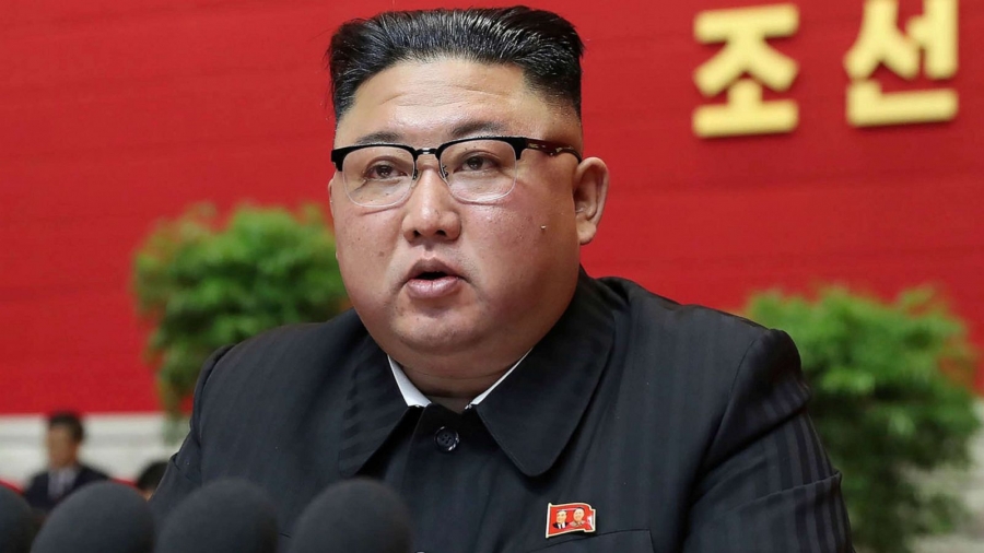 Kim Jong Un: Η Βόρεια Κορέα νίκησε τον Covid - «Θανάσιμα αντίποινα» στη Νότια Κορέα που μας τον έστειλε