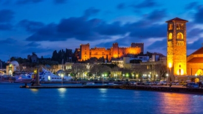 Η Ελλάδα στις προτιμήσεις των Βρετανών για τις διακοπές Οκτωβρίου