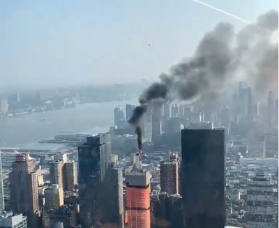 Τρόμος στη Νέα Υόρκη - Γερανός κατέρρευσε και έπιασε φωτιά στο Μανχάταν