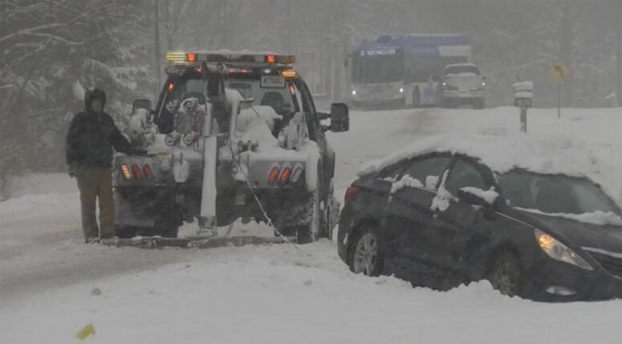 Χιονοθύελλα στις βορειοανατολικές ΗΠΑ - Ακυρώθηκαν εκατοντάδες πτήσεις
