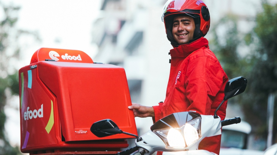 Η υπηρεσία διανομής του efood γίνεται 24ωρη στην Πάτρα
