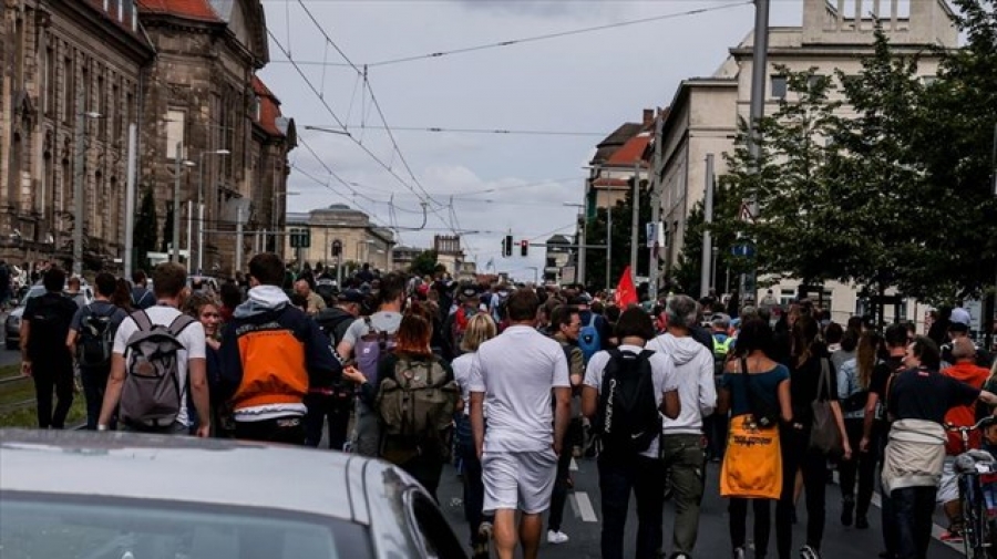 Στους δρόμους ξανά οι Γερμανοί κατά των μέτρων κορωνοϊού - Σε 80 προσαγωγές προχώρησε η αστυνομία