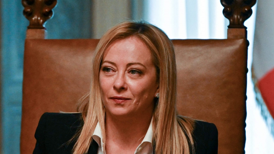 Νατοϊκότερη του ΝΑΤΟ, η Meloni τάσσεται υπέρ της συνέχισης αποστολής όπλων στην Ουκρανία το 2023