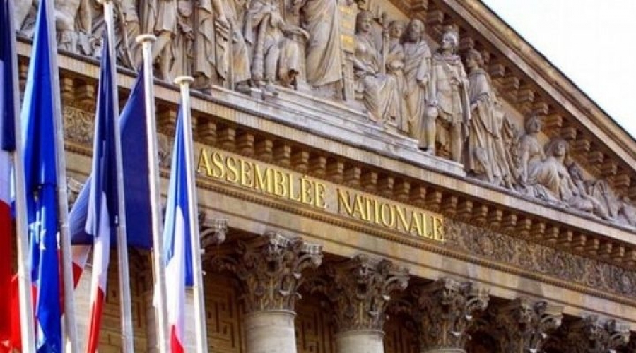 Γαλλία: Η Εθνοσυνέλευση απέρριψε την πρόταση μομφής της αριστεράς κατά της κυβέρνησης Macron