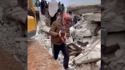 Εικόνες απόλυτης καταστροφής στη Συρία - Έγκυος γέννησε κάτω από συντρίμμια και πέθανε