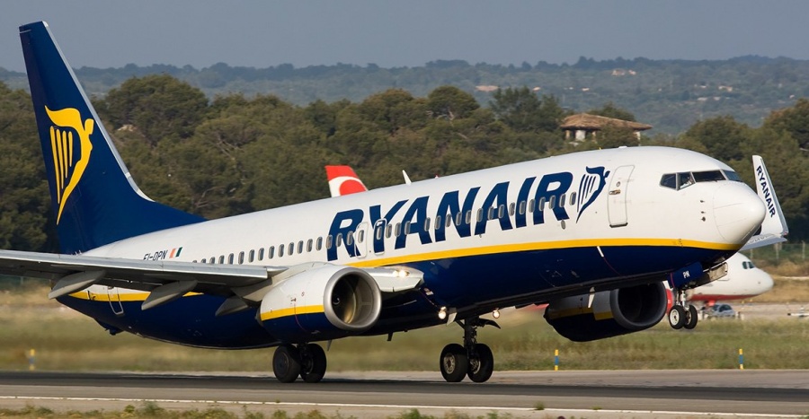 H Ryanair συνδέει το καλοκαίρι Μύκονο και Χανιά με Βουδαπέστη
