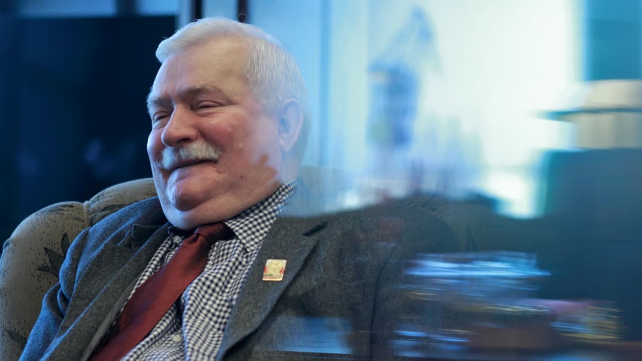 O Lech Walesa δεν... βγάζει τον μήνα - «Γελοία η σύνταξη που εισπράττω από το πολωνικό κράτος»