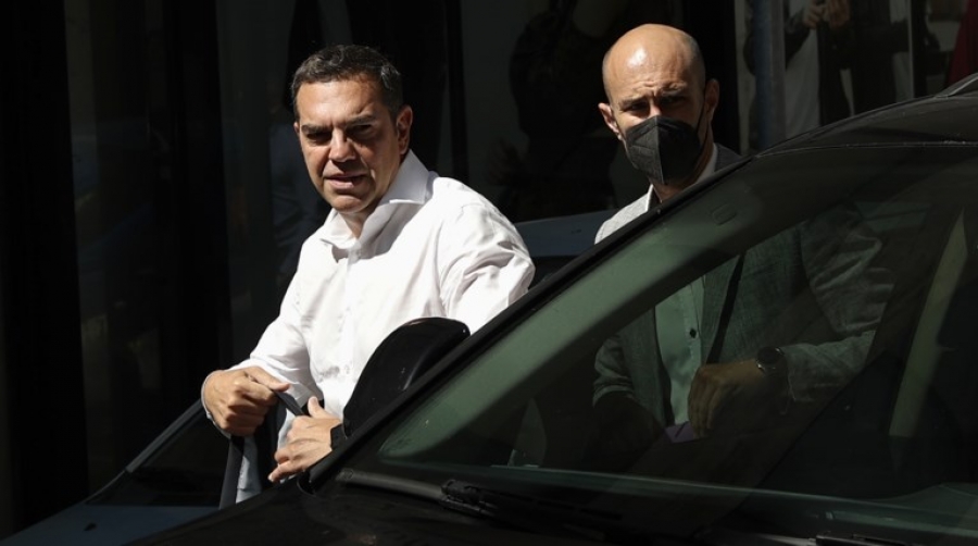 Πρωτοφανές: Συνεδρίασε το Εκτελεστικό Γραφείο του ΣΥΡΙΖΑ και όλοι έβγαλαν τα τηλέφωνά τους έξω από την αίθουσα